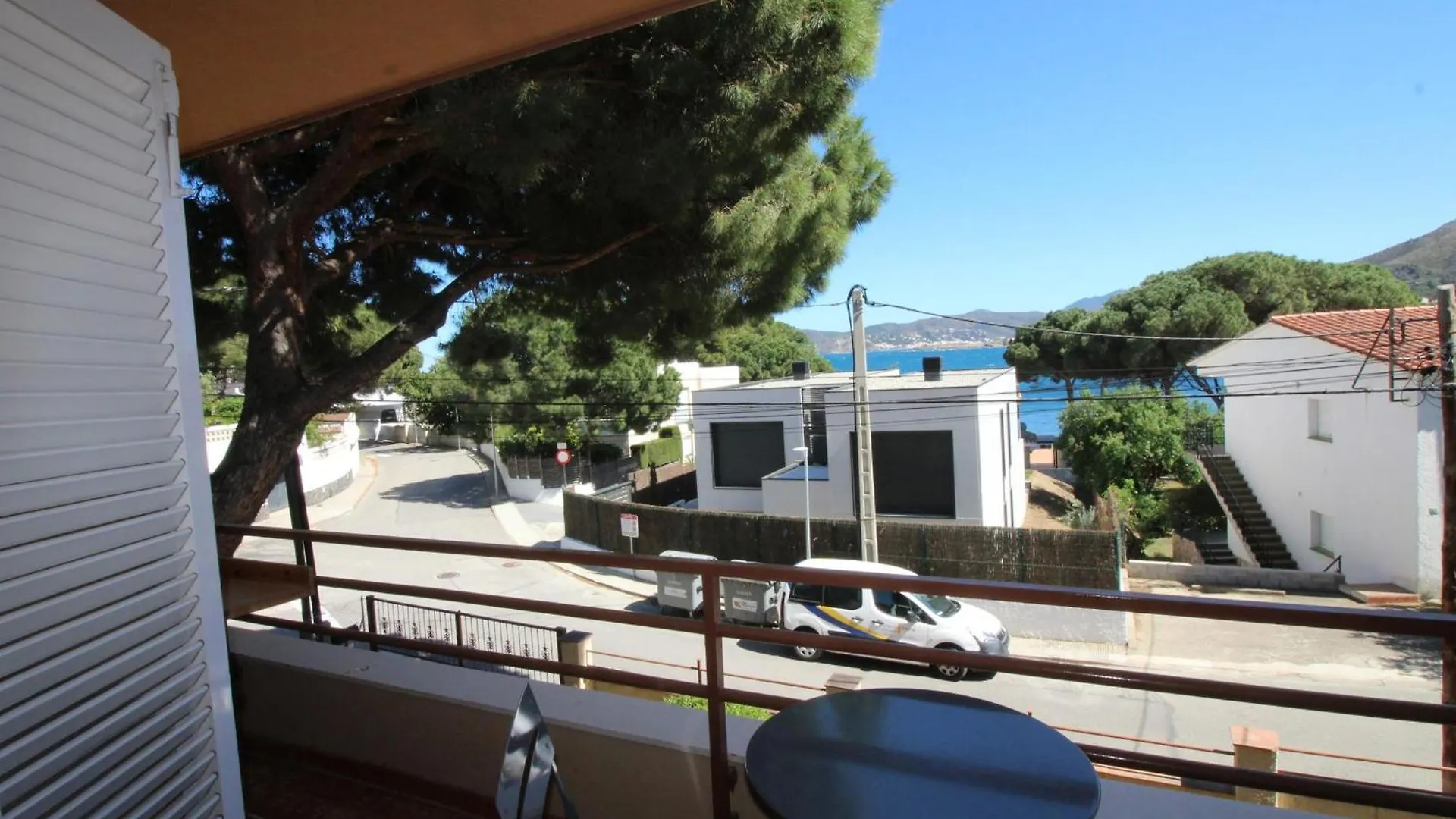 A Recer - Apartamento Acogedor, Tranquilo Y Bien Situado, A Tan Solo 100 M. De La Playa. - Es-228-142 Llanca 0*,  Spain