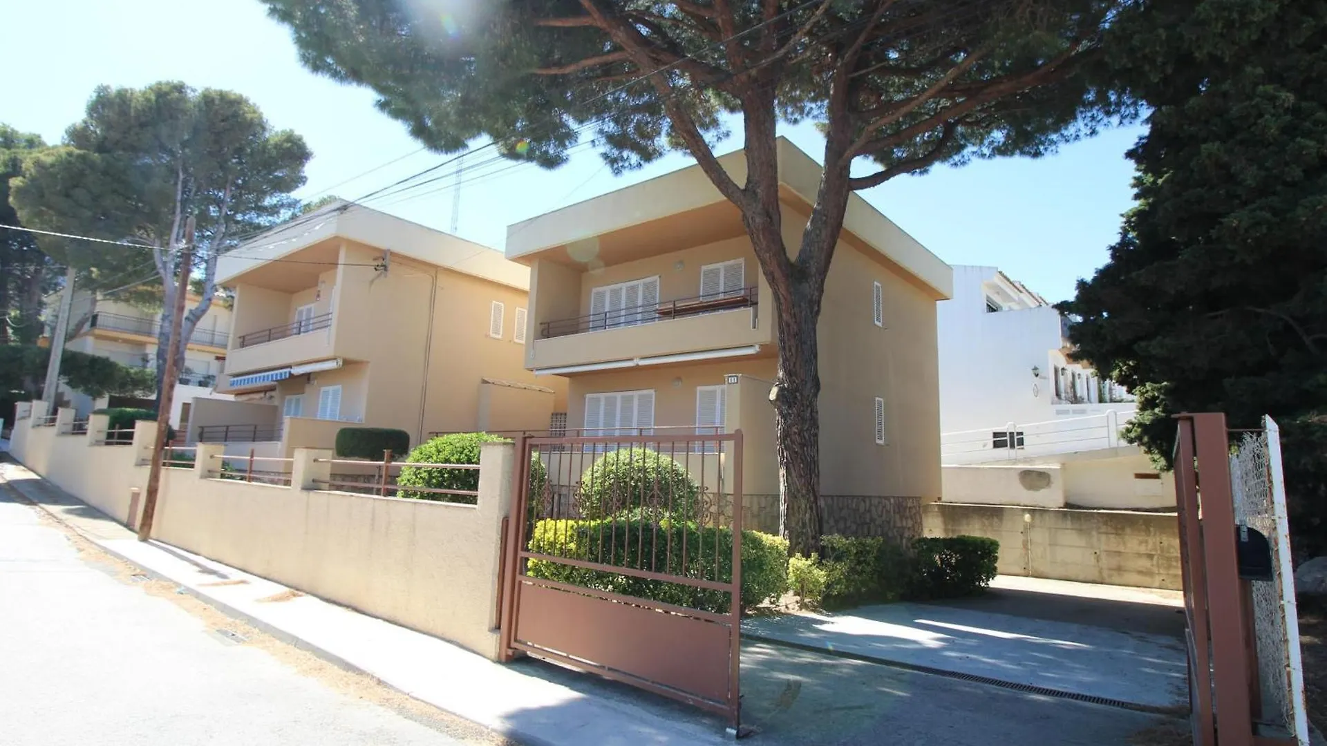 A Recer - Apartamento Acogedor, Tranquilo Y Bien Situado, A Tan Solo 100 M. De La Playa. - Es-228-142 Llanca Apartment