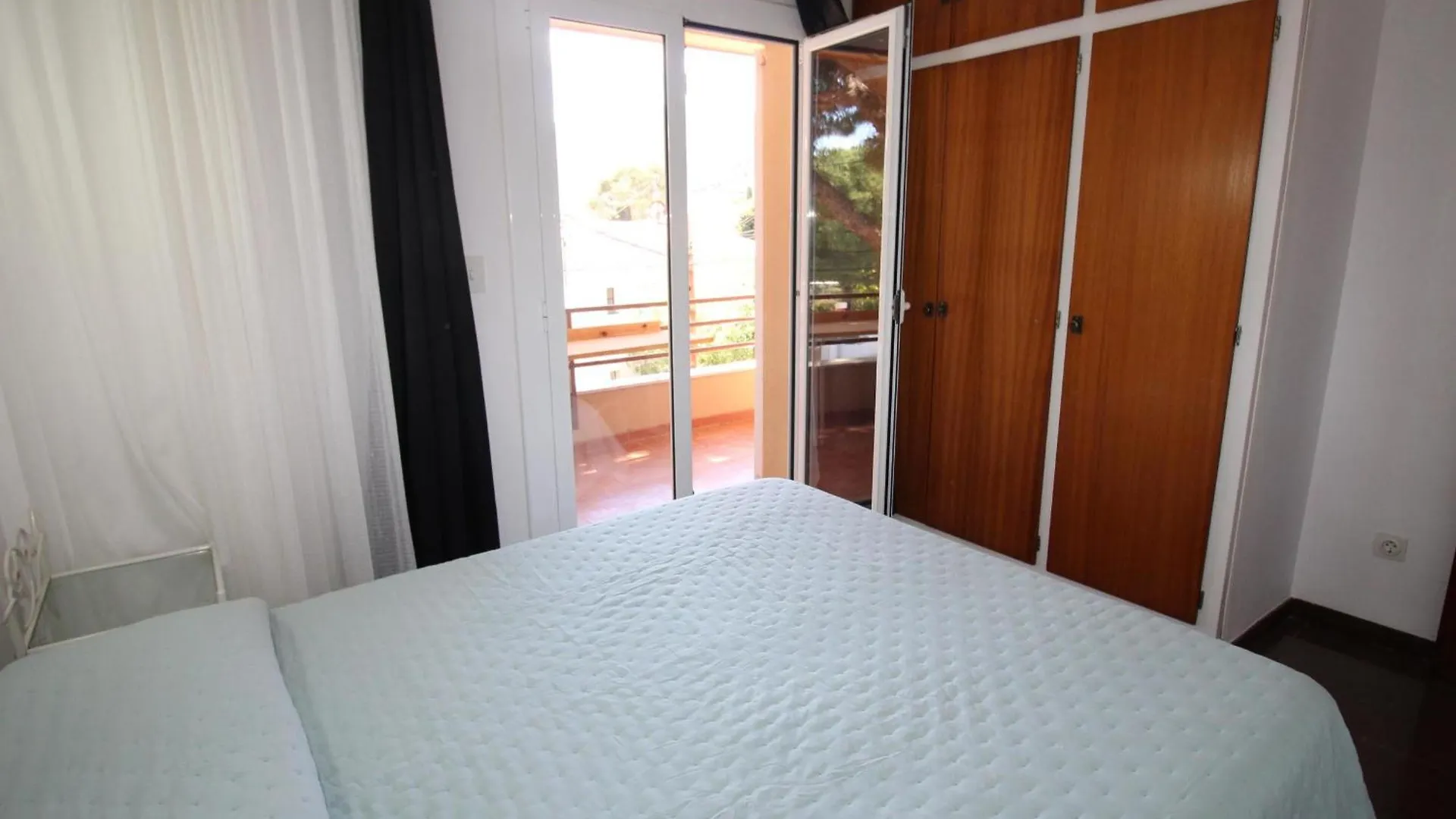 A Recer - Apartamento Acogedor, Tranquilo Y Bien Situado, A Tan Solo 100 M. De La Playa. - Es-228-142 Llanca