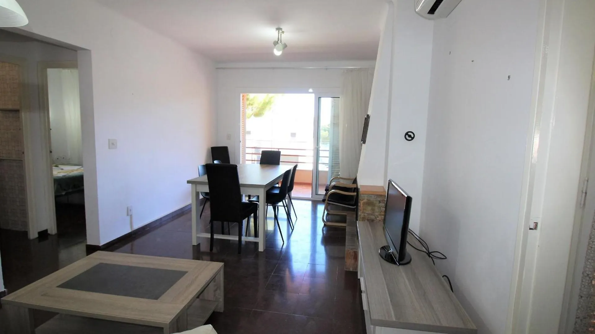 Apartment A Recer - Apartamento Acogedor, Tranquilo Y Bien Situado, A Tan Solo 100 M. De La Playa. - Es-228-142 Llanca Spain