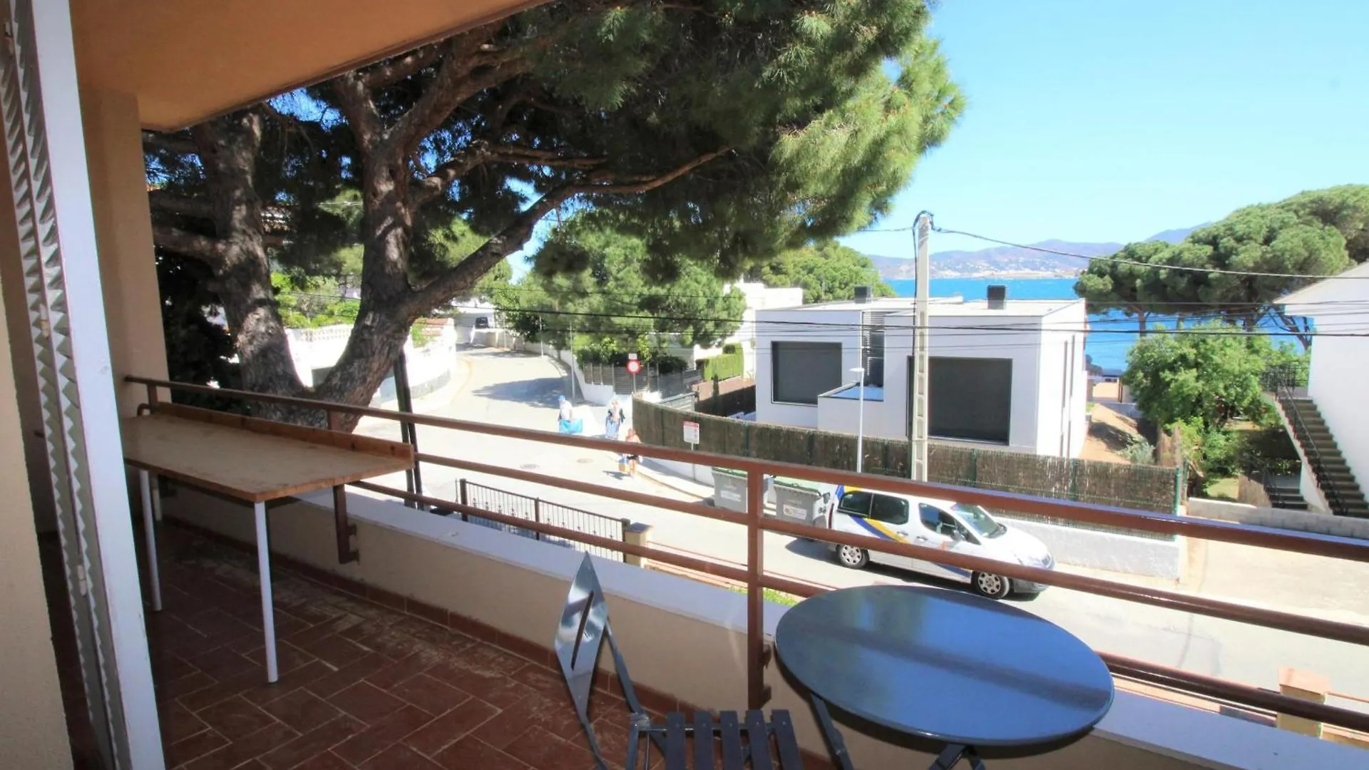 A Recer - Apartamento Acogedor, Tranquilo Y Bien Situado, A Tan Solo 100 M. De La Playa. - Es-228-142 Llanca